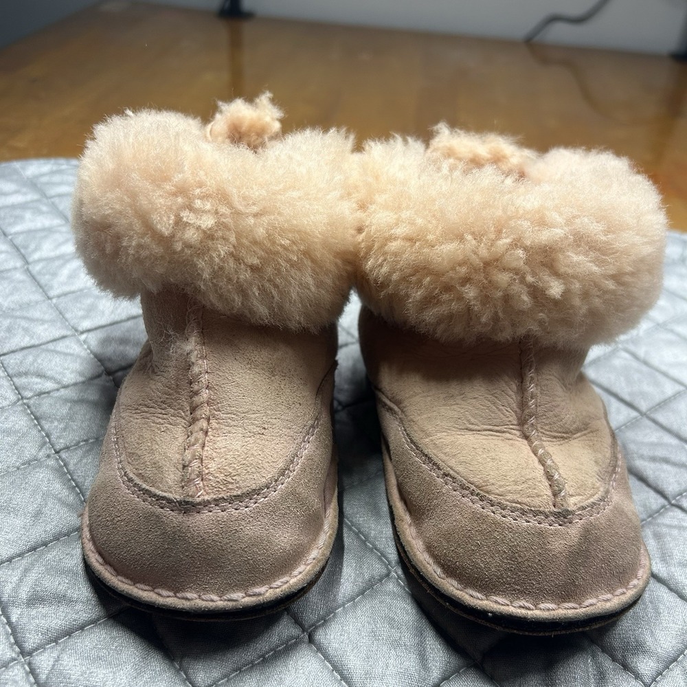 UGG Australia Baby Erin Shearling Booties - Soft Pink Suede (Size L)